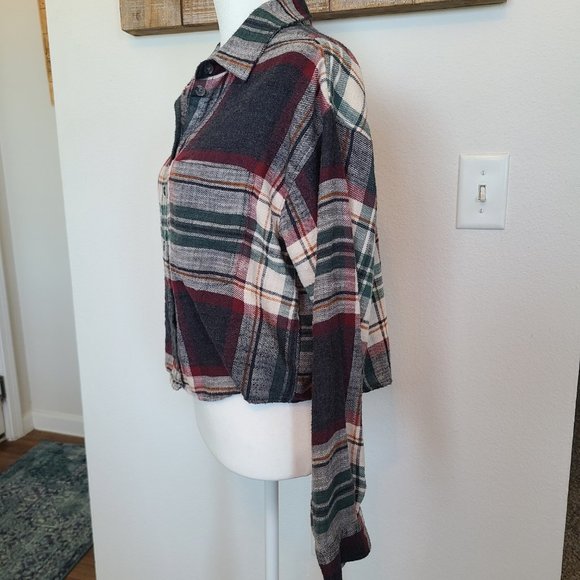 American Eagle Cropped Button Down Flannel NWOT - Picture 6 of 15